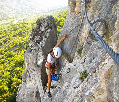 Aux alentours via ferrata